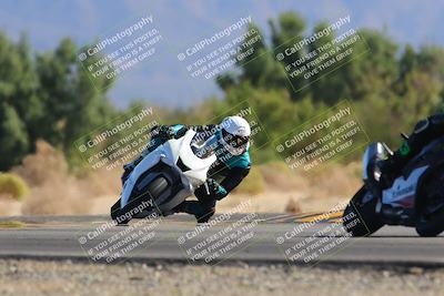 media/Nov-06-2022-SoCal Trackdays (Sun) [[208d2ccc26]]/Turn 7 Set 2 (1050am)/